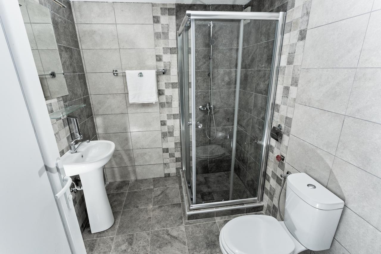 Skopje Downtown Hostel ภายนอก รูปภาพ